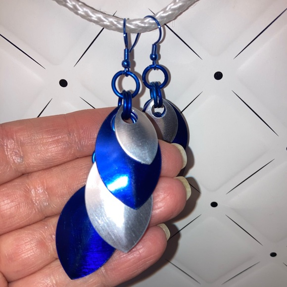 Earrings - Picture 2 of 3